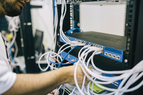 tecnico informatico configuracion redes wifi castellon